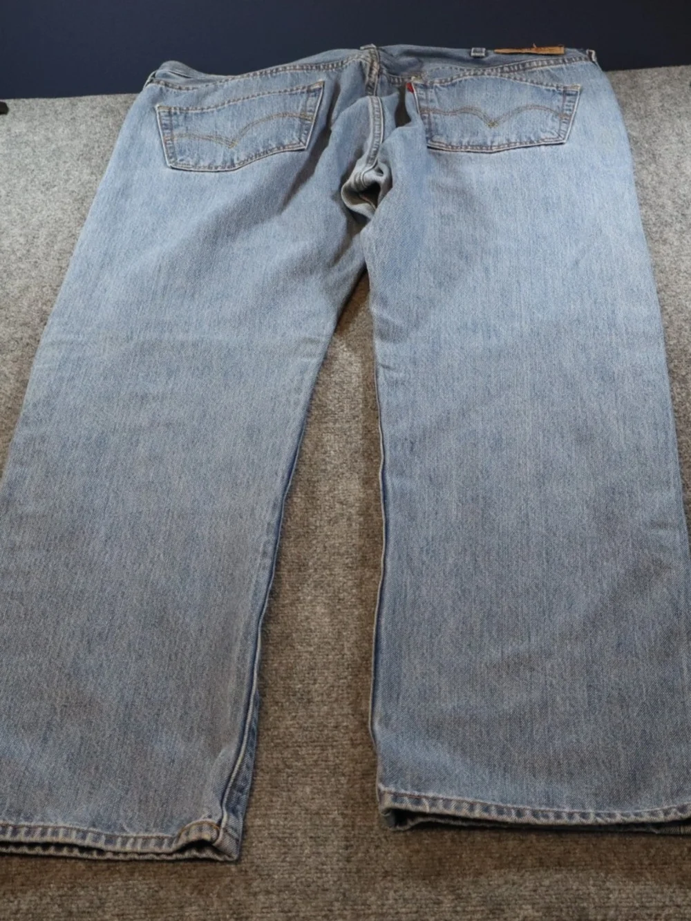 Levi’s 501 Jeans Mens 40x34 Light Wash Denim Straight Leg Button Fly Classic - Picture 7 of 7